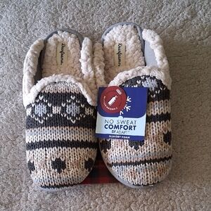 Dearfoams Women's Patterned Knit Slippers - Black, Cream, and Tan